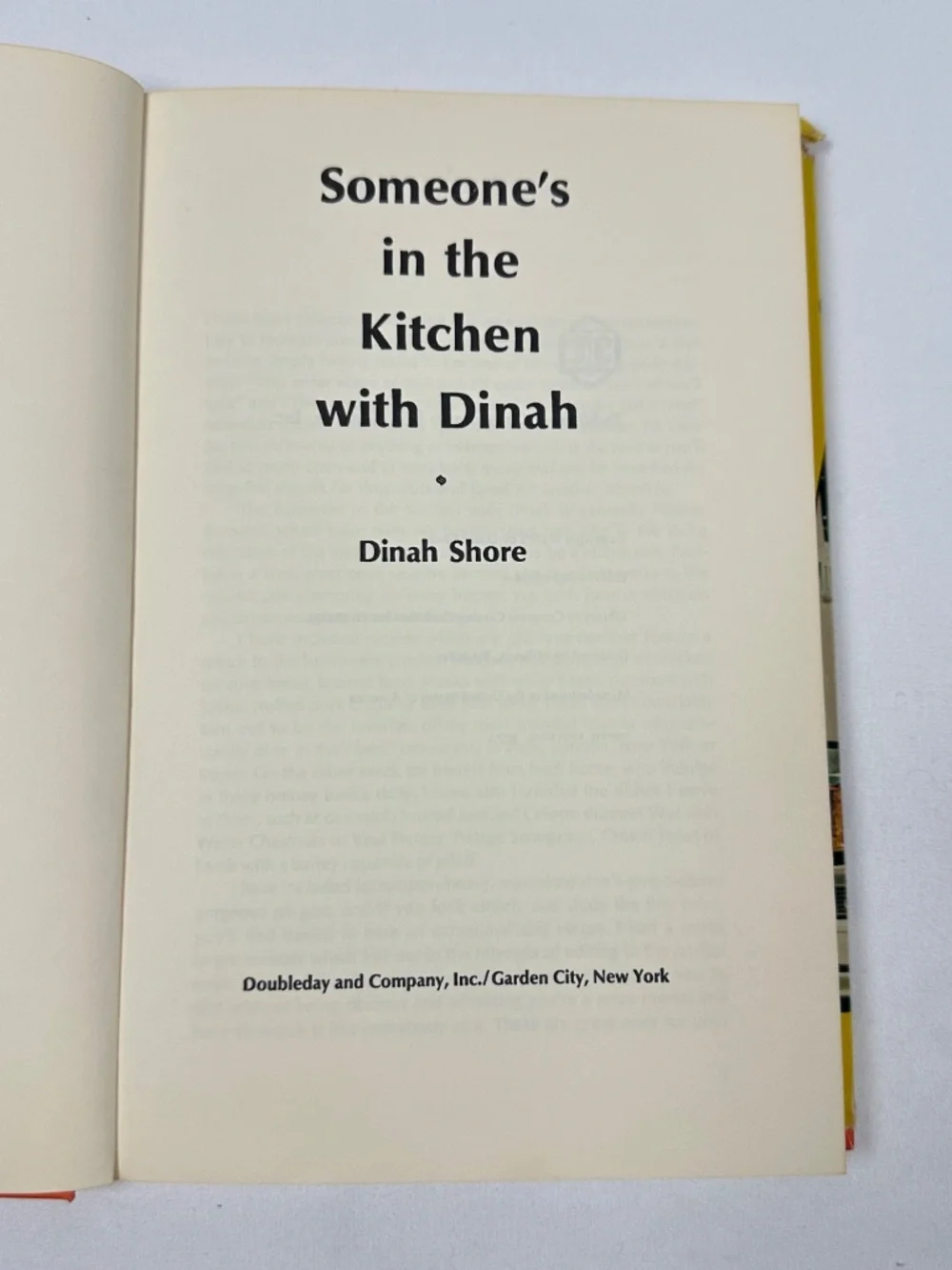 Vintage 1973 Someone's In The Kitchen with Dinah Shore Hardcover Cookbook, DJ